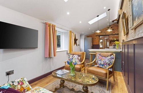 Empingham House | Idyllic Copper Beech Cottage - Perfect for Families!