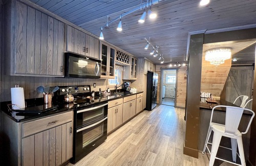 Sigel House | Relax at Copper Kettle Lodge: Rated 9.8 with Spa & Hot Tub