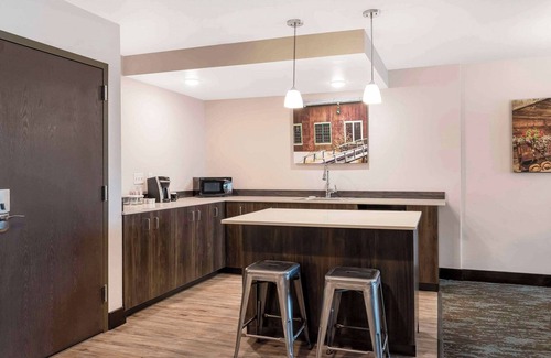 Butte Hotel | Top-Rated Copper King Convention Center with Spa & Pool