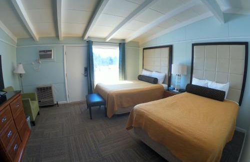 West Brookfield Hotel | Family-Friendly Stay at Copper Lantern Motor Lodge