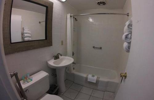 West Brookfield Hotel | Family-Friendly Stay at Copper Lantern Motor Lodge