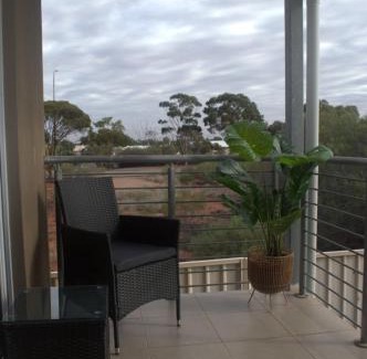 Roxby Downs Apartment | Top-Rated Modern Apartment in Roxby Downs