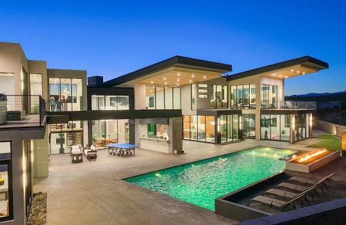 Hurricane House | Elegant Copper Rock with Private Pool & Hot Tub Retreat