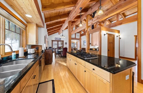 Alpine Meadows House | Experience Copperleaf Lodge - Alpine Meadows with Hot Tub