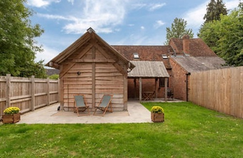 Maidwell House | Family-Friendly Getaway at Copperpot Barn Awaiting You