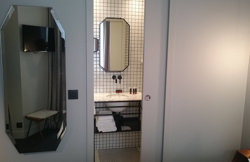 13th Arrondissement Hotel | Stylish COQ Hotel Paris: Top-Rated with Spa & Kitchen