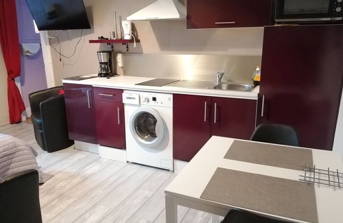 Vittel Apartment | Serene Coqué Studio Meublé: Pet Friendly & Family Ready