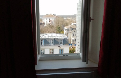 Vittel Apartment | Serene Coqué Studio Meublé: Pet Friendly & Family Ready