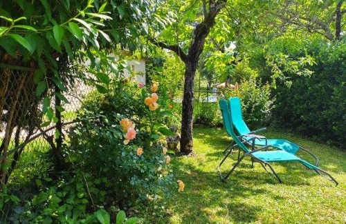 Saint-Julien-de-Lampon Apartment | Discover Coquelicots Dordogne: Pet-Friendly & Oceanfront Stay