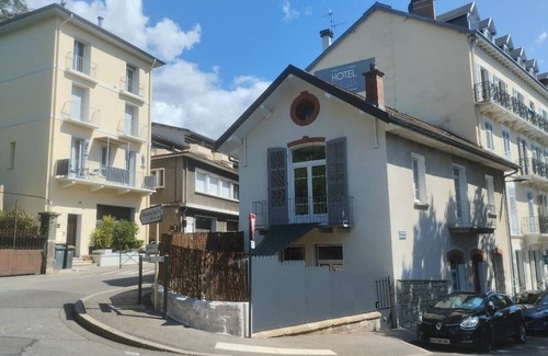 Aix-les-Bains City Center Apartment | Cozy Studio in Townhouse Near Aix les Bains Center