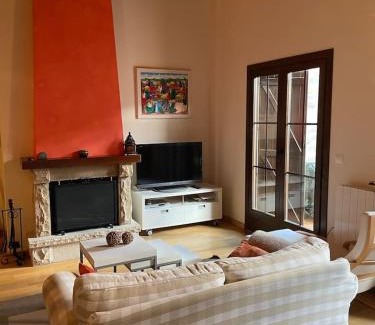 Broto Apartment | Stylish Duplex Apartment in Fiscal – Guest Rated 9.7