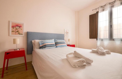 Sacromonte Apartment | Charming Duplex Apartment with Private Terrace & Parking