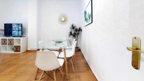Zahara de los Atunes Apartment | Cozy Apartment in Zahara with Pool and Pet-Friendly Options