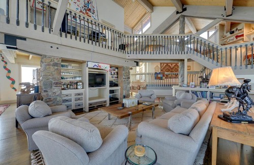 Cora House | Cozy Cora Home with Mountain Views and On-Site Fishing