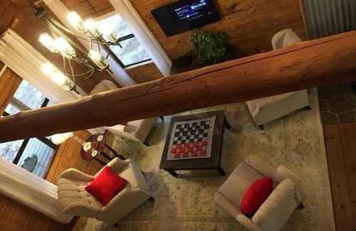 Tyler House | Inviting Cora's Main Log Cabin - 10/10 Guest Rating!