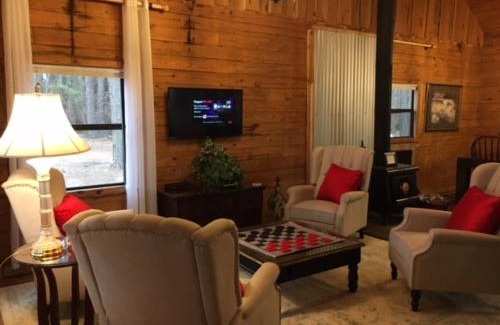 Tyler House | Inviting Cora's Main Log Cabin - 10/10 Guest Rating!