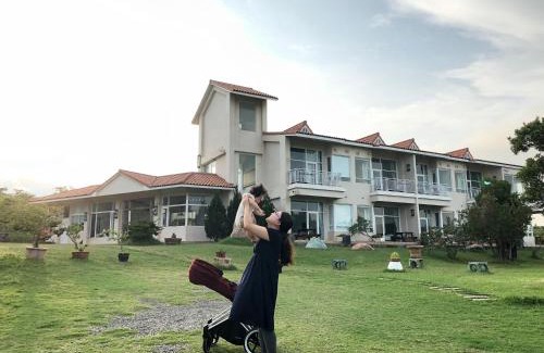 Hengchun Bed & Breakfast | Cozy Coral B&B – Family-Friendly with Breakfast Included