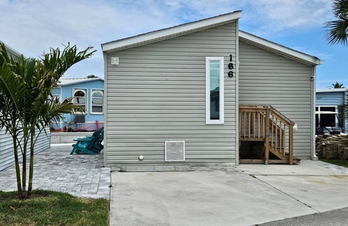 Nettles Island Cottage | Experience Dockside Beauty at Coral Cabana with Pool & Spa