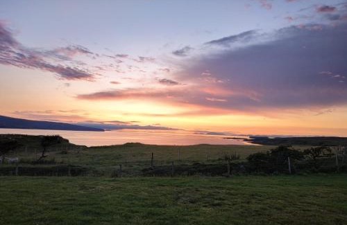 Waternish Apartment | Top-Rated Coral Cabins: Family-Friendly & Accessible Stay