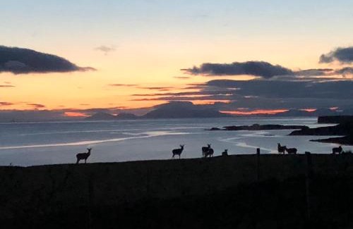 Waternish Apartment | Top-Rated Coral Cabins: Family-Friendly & Accessible Stay