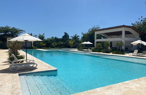 Villas Del Mar Apartment | Coral Cliff Apt 1Br 2Bds 4Pax 10THFloor