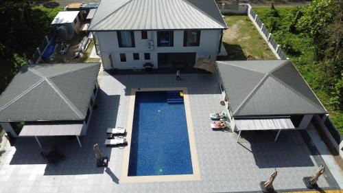 Tagaqe Apartment | Coral Coast Fiji: Oceanfront Paradise with Private Beach