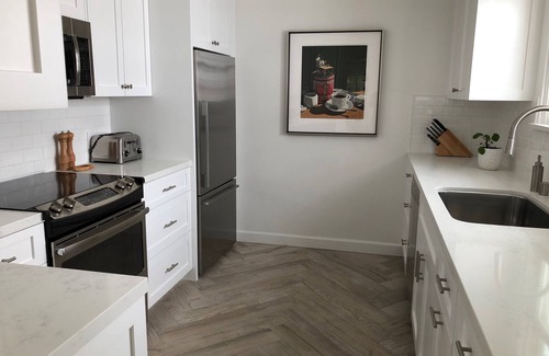 Balboa Island House | Coral Cottage: Remodeled Balboa Island Home with Ocean View