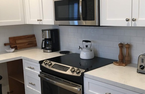 Balboa Island House | Coral Cottage: Remodeled Balboa Island Home with Ocean View