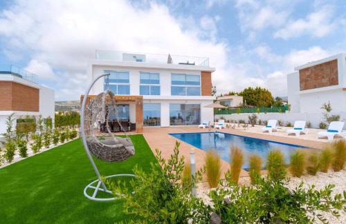 Peyia Town House | Private Pool Retreat for 8 in Scenic Peyia, Cyprus