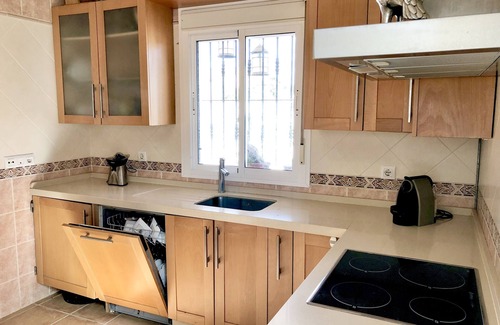 Chiclana de la Frontera Ski Chalet | Coral Villa: Perfect for Romantic Getaways Near the Beach