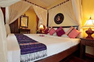 Phongprasan Resort | Discover Coral Hotel Bangsaphan: Beachfront Bliss Awaits