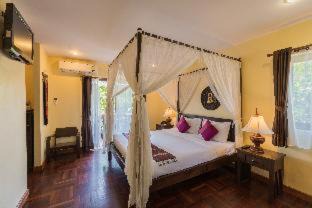 Phongprasan Resort | Discover Coral Hotel Bangsaphan: Beachfront Bliss Awaits