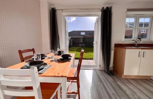 Thornaby On Tees House | Pet-Friendly Coral House with 10/10 Guest Reviews