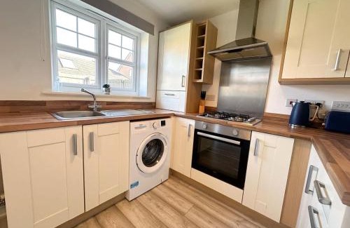 Thornaby On Tees House | Pet-Friendly Coral House with 10/10 Guest Reviews