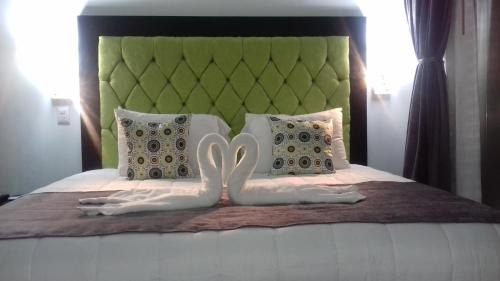 Mahahual Apartment | Oceanfront Coral Inn: Enjoy Private Beach & Breakfast