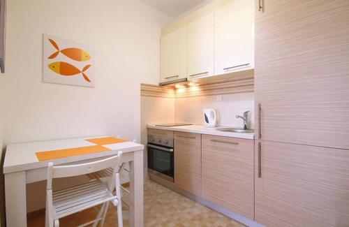 Gospostina Apartment | Coral: Oceanfront One-Bedroom Apartment Near Old Town