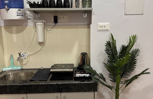 Pune Apartment | Cozy Private Studio near Osho in Koregaon Park with WiFi