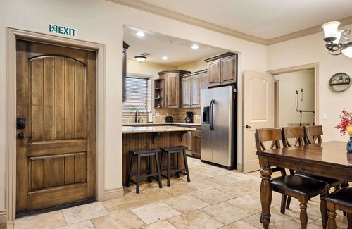 St. George Condo | Pet-Friendly Coral Vista Escape with Pool & Breakfast