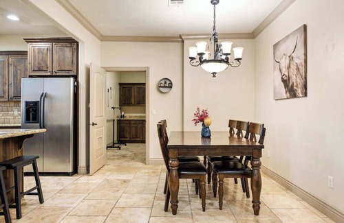 St. George Condo | Pet-Friendly Coral Vista Escape with Pool & Breakfast