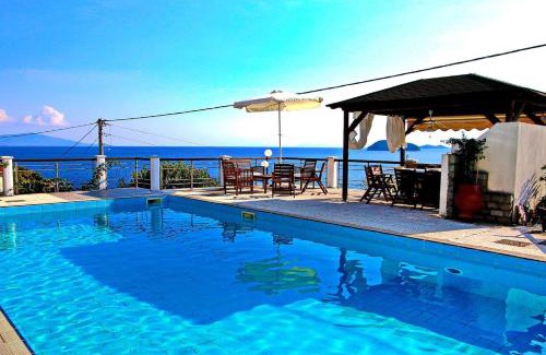 Palaio Tsifliki Villa | Coral Suite: Oceanfront Bliss with a 4-Star Experience