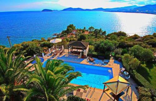 Palaio Tsifliki Villa | Coral Suite: Oceanfront Bliss with a 4-Star Experience