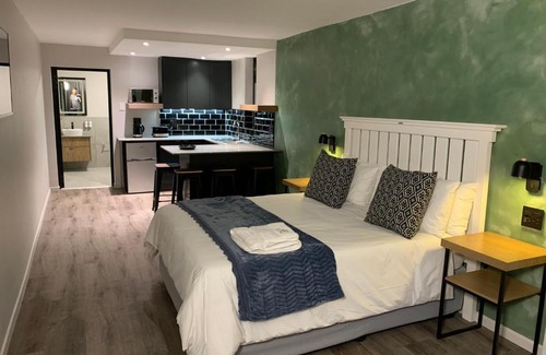 Nahoon Bed & Breakfast | Ocean View at Coral Wood Self Catering Suites & B&B