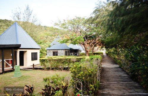 Tavewa Island Hotel | Oceanfront Bliss at Coralview Island Resort with Private Beach