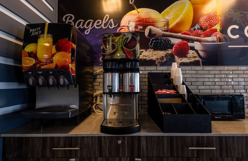 Inver Grove Heights Hotel | Coratel IGH - Deluxe King Studio with Kitchenette for Families