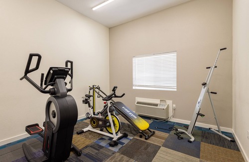 Inver Grove Heights Hotel | Coratel IGH - Deluxe King Studio with Kitchenette for Families