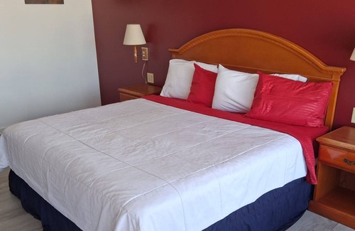 Anthony Hotel | Enjoy a Relaxing Stay at Sky Palace Inn Anthony