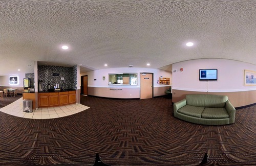 New Richmond Hotel | Cozy Coratel Inn & Suites: Family-Friendly with Breakfast