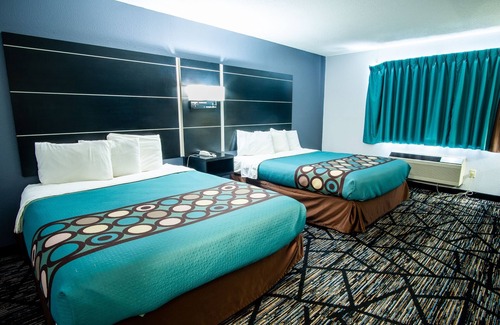New Richmond Hotel | Cozy Coratel Inn & Suites: Family-Friendly with Breakfast