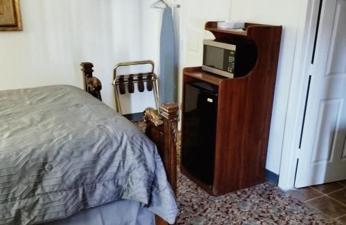 Hutchinson Hotel | Oceanfront Comfort at Sky-Palace Inn & Suites Hutchinson