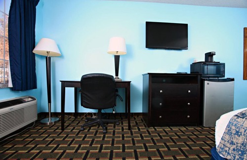 Newton Hotel | Discover Comfort at Coratel Inn & Suites By Jasper Newton